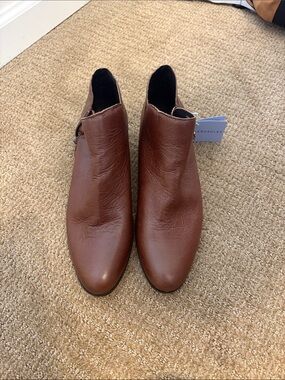 AEROSOLES Men’s Chestnut Brown Leather Chukka Boots